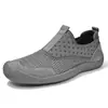 Verão Novo Estilo Casual Moda Malha Respirável Comércio Exterior Transfronteiriço Sapatos Masculinos Respiráveis Slip-On Sapatos Preguiçosos Sapatos de Caminhada ao Ar Livre
