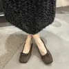 Sapatos rasos planos estilo francês retrô para mulheres, novo modelo de outono 2026, simples e elegantes, versáteis com saias, sapatos Mary Jane