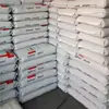 O polioximeetileno homopolímero POM DuPont 500P possui excelente tenacidade e resistência ao desgaste, usado em componentes mecânicos de precisão e grânulos de plástico de engenharia.