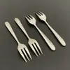 Garfo de Fruta com Cabo Pontiagudo de Aço Inoxidável Garfo de Chá Garfo de Salada Doméstico Garfo Espessado para Restaurante Chá da Tarde Garfo de Sobremesa Bolo Garfo de Bolo Lunar