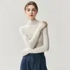Suéter de lã fio Yangtze finamente fiado gola alta feminino slim fit 2026 Outono/Inverno Nova Chegada suéter de manga longa justo camada base