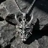 Collar con colgante de máscara prajna roja tridimensional tallada en Japón, dominante, no se decolora, acero de titanio, collar de calavera para hombre