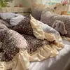 Conjunto de Roupa de Cama Floral em Renda de Lã de Leite Classe A Conjunto de Quatro Peças Inverno Espessado Quente Adicionado Capa de Edredom de Lã Lençol Anti-estático Cama
