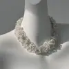 Collar Minimalista de Perlas Blancas Tejidas en Forma de Ola Estilo Francés Choker de Lujo Ligero