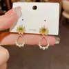 Pendientes de Plata Aguja Perla Gota de Agua Moda Retro Versátiles Pendientes de Botón Lujo Ligero Pendientes de Gama Alta con Sentido de Diseño Nicho