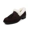 Zapatos de Piel con Flecos Estilo Británico 2026 Invierno Tacón Medio Grueso Parte Superior de Ante de Vaca Calentitos Engrosados Mocasines Zapatos de Pana con Forro de Terciopelo para Mujer