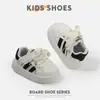 Zapatos Deportivos Nuevos para Niños Primavera y Otoño, Malla Transpirable Zapatos Forrest Gump, Zapatos Blancos para Niños y Niñas, Suela Suave Zapatos Casuales, Modernos