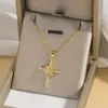 Colar Feminino Colorido Zircônia Joias Design de Nicho Pingente Cruz Completo em Diamante Colar Corrente de Clavícula em Aço Inoxidável