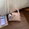 Bolso de Mano Pequeño para Mujer Moda Coreana Ins, Elegante y Versátil, Transfronterizo 2026 Bolso Cubo Acolchado con Cadena de Lujo Ligero Pequeño