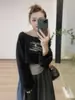 Traje de moda estilo coreano para mujer, nueva colección otoño 2026, top sin hombros con estampado de letras + chaleco + falda de cintura alta conjunto de tres piezas