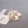 Zapatillas Blancas para Niños y Niñas 2025 Nuevo Otoño Casual Zapatos de Tabla para Niños Suela Suave Zapatos Deportivos Populares
