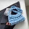 Bolso de hombro plisado de estilo occidental simple de moda de color sólido para mujer 2023 principios de otoño Nuevo estilo Bolso bandolera de moda de estilo coreano fresco