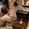 Collar Nuevo Estilo Chino de Plata de Ley S925 con Forma de Concha Plateada para Mujer Nácar Blanco Natural Ventana Hueca Tallada Nicho Cadena Exquisita para Clavícula