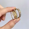 Exquisito Nuevo Anillo Cuadrado Pequeño de Acero Inoxidable para Azúcar Hecho a Mano Anillo de Acero de Titanio con Diamantes Completos para Mujer Apilable Sensación de Alta Gama Joyería de Anillo para el Dedo