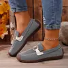 Zapatos Casuales Europeos y Americanos de Talla Grande para Mujer Primavera 2025 Nuevos Punta Redonda Hebilla Metálica Slip-On Zapatos de Mujer Venta al por Mayor