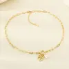 Cadena de clips de papel creativa personalizada multiestilo corazón hueco incrustado de diamantes collar de acero de titanio madre levantando alto día de la madre