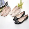 Nuevos Zapatos Versátiles para Mujer Otoño 2026, Mocasines Planos de Piel, Zapatos de Suela Suave para Madres
