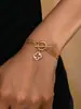 1 Peça Fivela Ot Estilo Europeu e Americano Pulseira de Trevo de Quatro Folhas de Luxo Leve para Mulheres, Joia de Corrente de Ouro de Alta Qualidade com Design Único
