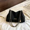 Bolsa Transversal de Moda Feminina de Nicho 2026 Verão Nova Bolsa de Ombro com Corrente Camurça Elegante Bolsa Transversal de Ombro Único
