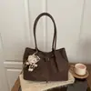 Bolso de mano de moda transfronterizo de nicho Bolso de mujer Nuevo estilo Invierno 2025 Bolso de hombro plisado con cordón Bolso de axila para el trabajo