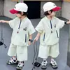 Conjunto de Verano para Niños 2025 Estilo Nuevo Conjunto de Dos Piezas de Manga Corta de Verano para Niños Traje Deportivo Casual de Verano para Niños