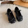 Sapatos de couro pequenos e fofos da moda para meninas com laço, solas macias, sapatos rasos de outono 2026, novo estilo da moda para meninas
