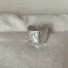 Anillo de Metal Geométrico con Textura Martillada para Mujer, Estilo Ins, Exagerado, Único, Moderno, de Moda