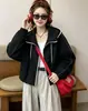 Chaqueta holgada con capucha estilo coreano para mujer, nuevo modelo primavera/otoño 2026, bloques de color, tacto de alta gama, top casual versátil adelgazante