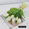7 tulipanes artificiales agrupados con tallos de goma suave, arreglo floral de escritorio para el hogar estilo crema, flores decorativas para sala de estar