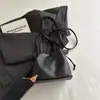 Bolsa Transversal Bucket Nova Tendência da Moda Design de Nicho Fechamento com Cordão Bolsa de Ombro Único para o Dia a Dia Bolsa de Mão de Grande Capacidade