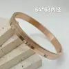 Pulseira Transfronteiriça Europeia e Americana em Aço Titânio, Fashion e Personalizada, com Letras Incrustadas de Diamante, Pulseira que Não Desbota, Joias Incrustadas de Diamante, Pulseira de Aço Inoxidável