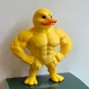 Suministro Exclusivo Transfronterizo de Juguetes de Patito Amarillo Pequeño con Músculos Potenciados Impresos en 3D, Patito de Pie Humorístico Decoración del Hogar Adornos de Escritorio
