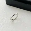 Anillo Doble Onda para Mujer, Anillo Abierto Geométrico Apilable, Lujo Accesible Diseño de Nicho, Meson del Dedo Índice de Gama Alta