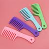 Peine de plástico grueso con dientes anchos para cabello largo, para hombres y mujeres, con orificio redondo, portátil, para uso doméstico.