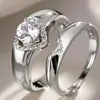 Anéis de casal com quatro garras em formato de coração da Princesa Cao Shi, estilo luxo leve old money, populares no Taobao, atacado de fábrica anéis geométricos