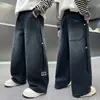 Pantalones vaqueros de primavera y otoño para niño, nuevo estilo 2026 para niños mayores, pantalones de pierna recta ancha, modernos y a la moda para otoño