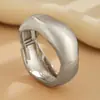 Pulseira de lava irregular líquida de alta qualidade para joias transfronteiriças europeias e americanas, design de moda, pulseira aberta plissada para mulheres