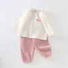 Conjunto de Ropa para Bebés y Niños Anyang, Verano Ligero Transpirable Gasa Ropa de Casa, Pijamas para Bebé con Opción de Entrepierna Abierta, Disponible para Dropshipping