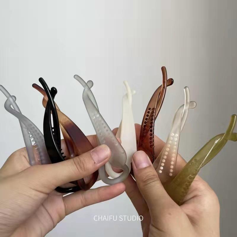 智贝SKU图_0简约香蕉夹女后脑勺气质磨砂发卡盘发竖夹扭