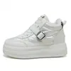 K5609 Sapatos Femininos Plus Veludo Tênis Esportivos Cano Alto Sapatos de Algodão Superfície de Couro Sapatos de Inverno Tênis de Inverno Sola Grossa Grande Algodão Sapatos Brancos Pequenos