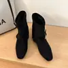 Botas cáqui Botas estilo Dr. Martens Botas curtas femininas sapatos de primavera e outono salto grosso camurça botas de cano médio novo estilo emagrecedor 2025 empilhadas