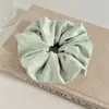 Scrunchie de Cetim Texturizado Plissado Cor Sólida Estilo Coreano com Strass, Elástico de Tecido para Coque, Acessório de Cabelo para Rabo de Cavalo