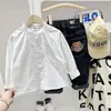 Camisa de manga larga con cuello mao estilo ropa de trabajo para niños, camisa de algodón lavado con bolsillo para primavera y otoño, chaqueta ligera casual para bebé