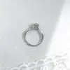 Anel Cruzado Oito Corações e Oito Flechas de Diamante Moissanite para Mulheres, Anel de Casamento com Braço Torcido Cruzado de Um Quilate, Anel de Grupo Banhado a Ouro Branco