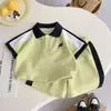 Traje de Verano de Manga Corta para Niños, Ropa Nueva de Verano, Polo de Color Contrastante, Conjunto de Dos Piezas a la Moda para Niños y Bebés, Elegante y Moderno