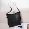 Bolso de Moda para Mujer de Cuero Genuino Bolso Cruzado Tejido de Piel de Vaca Transfronterizo Exquisito Textura de Alta Gama Gran Capacidad Bolso Cubo de Hombro para Mujer