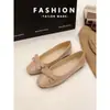 A5028-2 Primavera 2026 Novo Estilo Laço Francês Couro Patente Raso Sapatilhas Slip-On Bico Quadrado