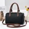 Exquisito bolso de mano para mujer, nuevo modelo 2026, bolso Boston de alta gama más vendido, moderno bolso de hombro y bandolera con tachuelas