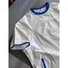 Camiseta deportiva casual de verano de manga corta, tejido ligero, secado rápido, ajuste limpio, cuello redondo, con bolsillo redondo con cremallera de dos tonos