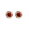Novos Brincos de Tarraxa de Pérola Vermelha Exquisitos Estilo Francês para Mulheres, Brincos Florais Minimalistas Versáteis da Moda Atacado